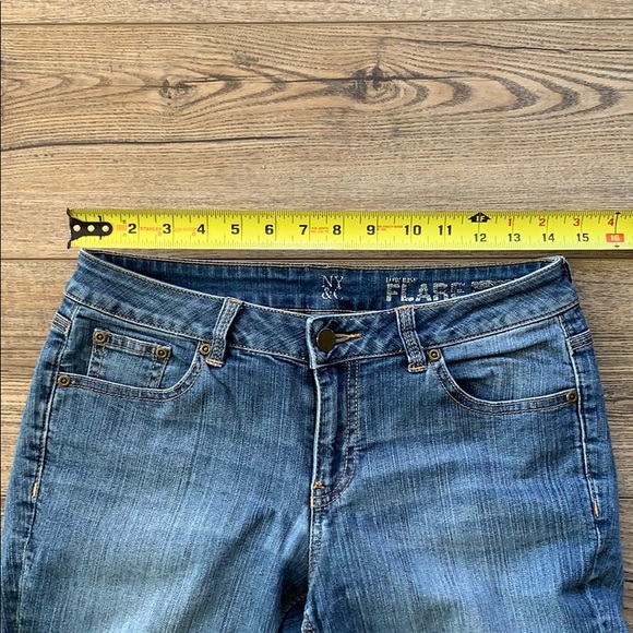 NY&Co Low Rise Flare EUC Jeans Sz 6 - Picture 6 of 6